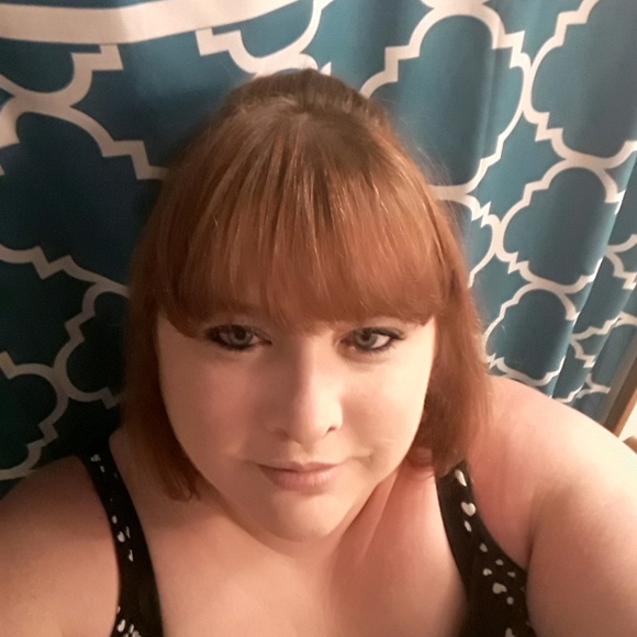 Meet your Posher, Laura - Picture 1 of 1